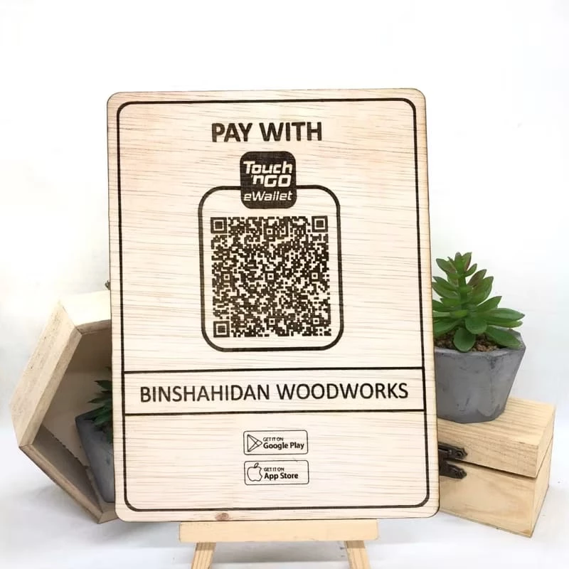 QR Display – Wooden Engraved